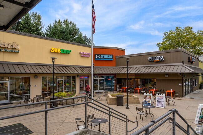 Lots of eating and shopping options at the Metropolitan Market in Everest.