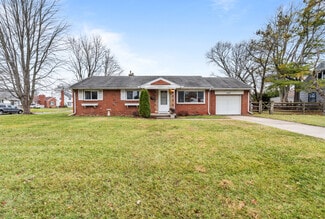 5525 Sunnyside Dr, Toledo, OH 43612