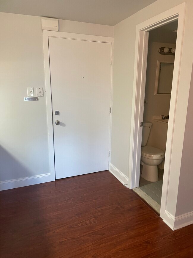 612 Fitzwatertown Rd unit Apartment C, Willow Grove, PA 19090 - photo 7