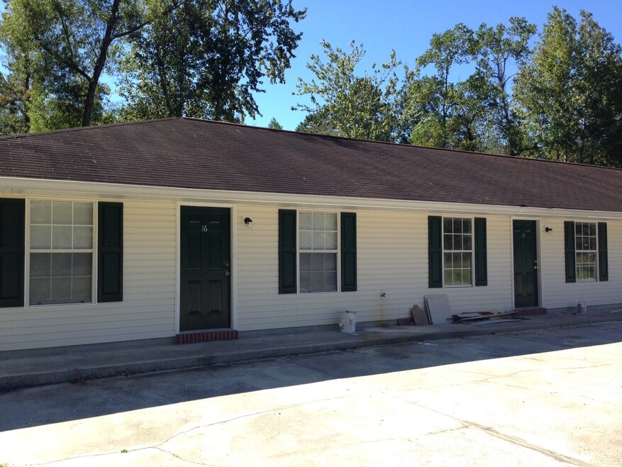 46106 N Coburn Rd unit 1, Hammond, LA 70401 - photo 1