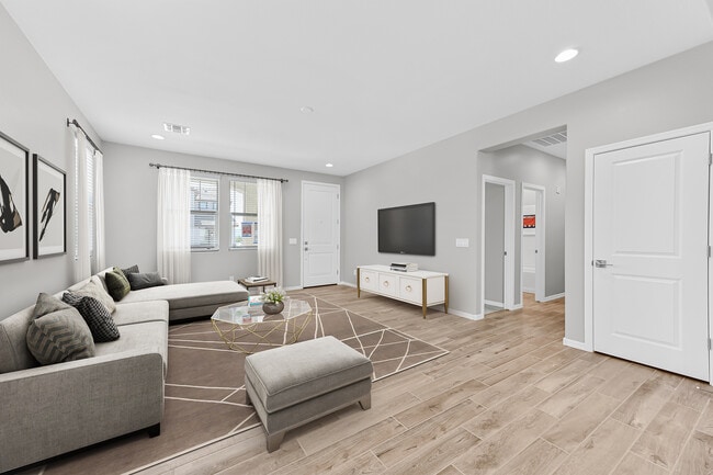 9994 W Piccadilly Rd, Avondale, AZ 85392 - photo 3