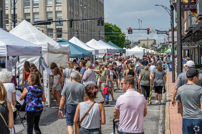 Attracting thousands of visitors, Lakewood Arts Festival is a neighborhood favorite event.