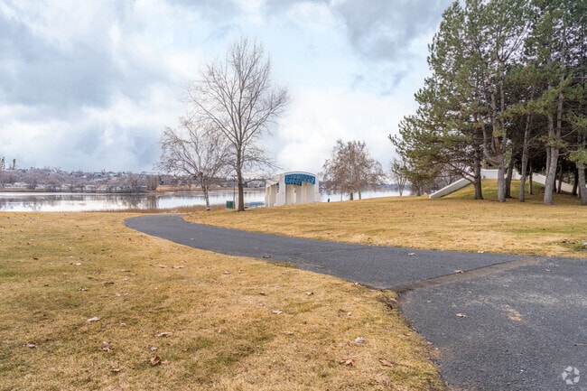 Moses Lake has lots of multi-purpose trails throughout the city.