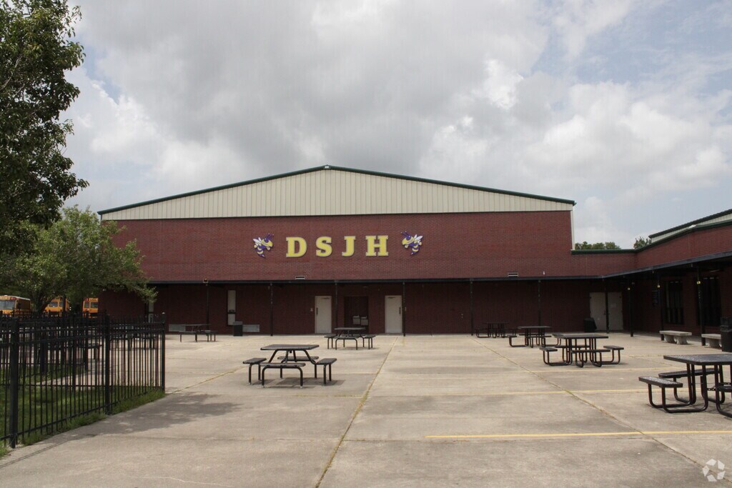 Denham Springs Junior High School, Rankings & Reviews