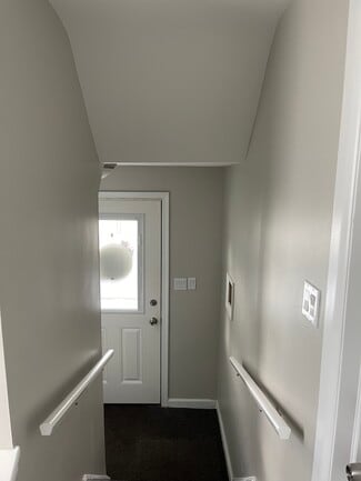 33 Montfort Dr Unit Upper, Cheektowaga, NY 14225