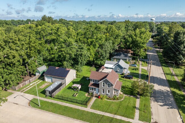 Stratton is a well-established neighborhood of Champaign.