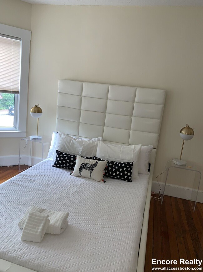 27 Forest St unit 7, Cambridge, MA 02140 - photo 5