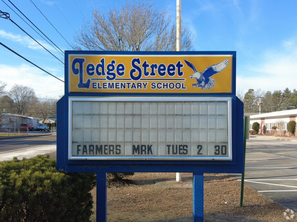 Welcome to Ledge Street Elementary School located in Nashua, NH.