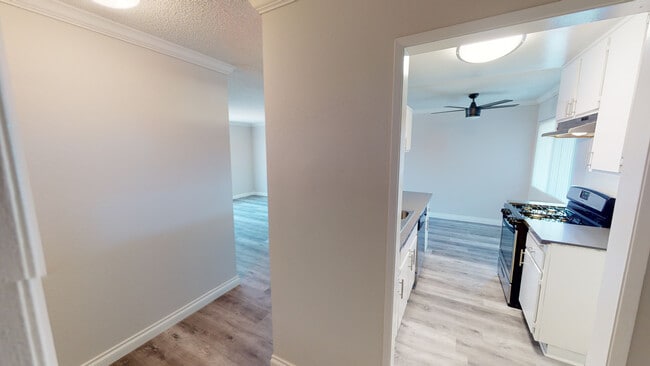 Rock Glen Villa...Gorgeous Newly Remodeled Apartments In Glendale Neighborhood!, Glendale, CA 91205 - photo 4