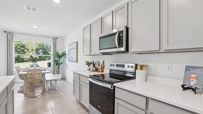 13111 Bending Creek Trail, Parrish, FL 34219 - photo 4