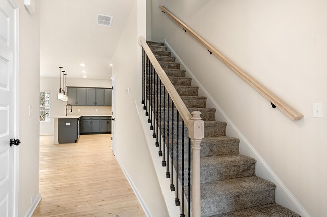 8828 Meadowvale Ct, Ooltewah, TN 37363 - photo 3