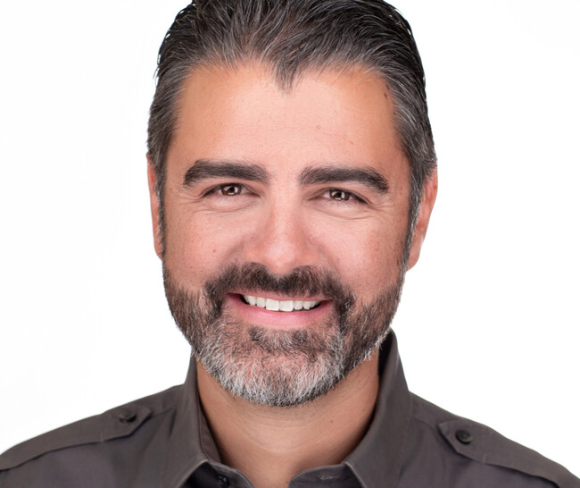 Agent Photo