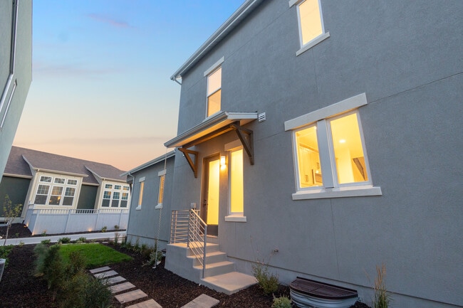 6667 W Lake Ave unit 36922360, South Jordan, UT 84009 - photo 3