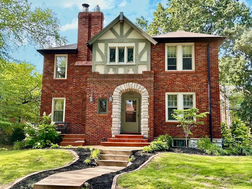 7535 York Dr unit 2, Saint Louis, MO 63105 - photo 1