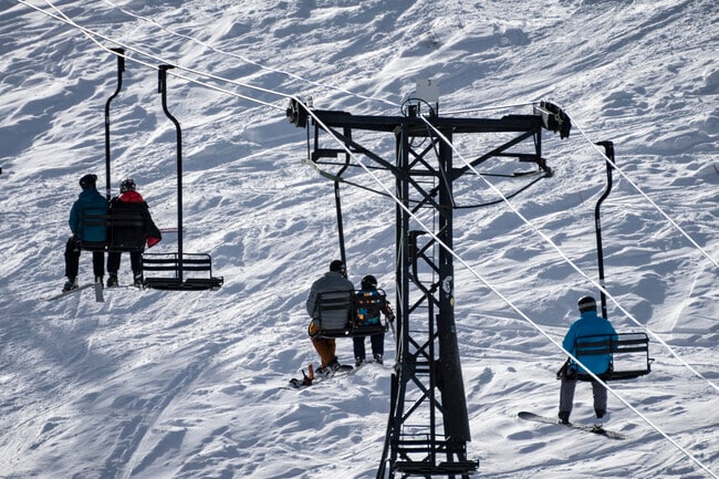 Just an hour away from Lakota Canyon Ranch, exhilarating skiing awaits at top-notch resorts, offering thrilling slopes and stunning mountain views, making it a perfect winter getaway for snow enthusiasts.