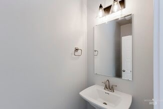 1167 W Cub River Dr, Meridian, ID 83642