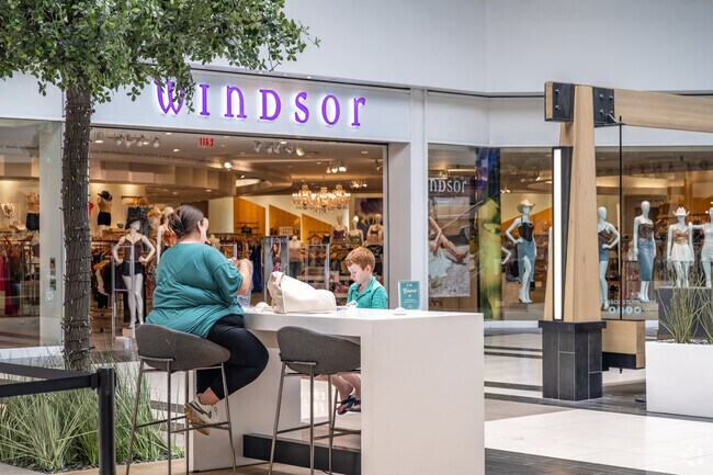 River Ridge is a great spot to hang out with family in Perrymont.