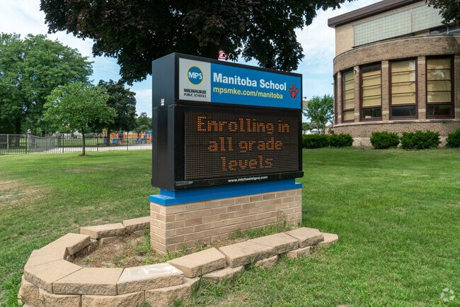 Manitoba Elementary School gets a C- from the school grading website, Niche.