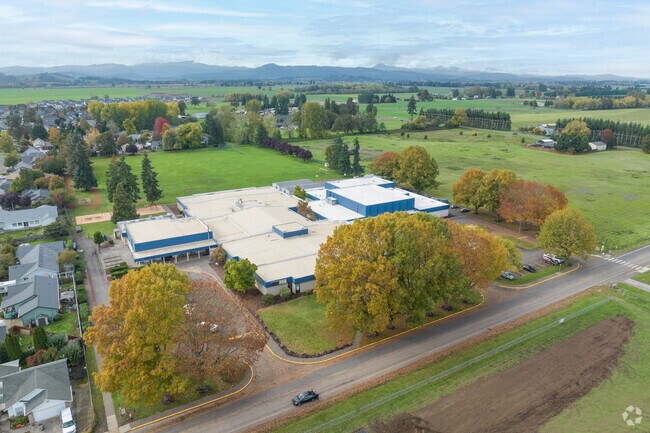 Oaklea Middle School is lucky to be surrounded by tons of open space and farm lands.
