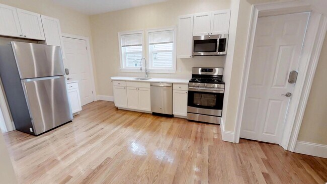8 Claremon St unit 2, Somerville, MA 02144 - photo 3