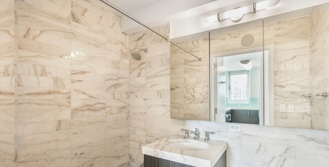 522 W 37th St unit 24F, New York, NY 10018 - photo 4