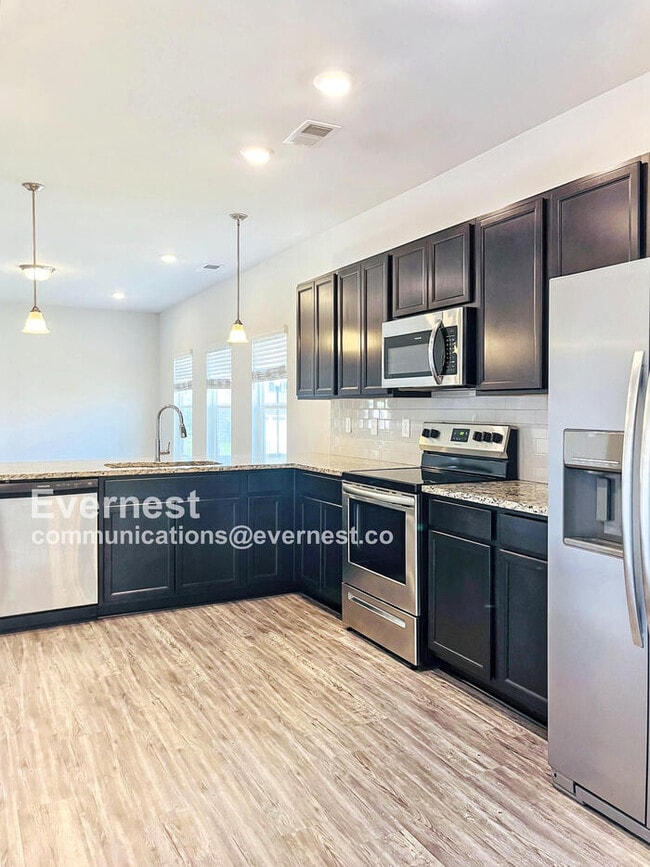 2217 Silverton Dr, Nashville, TN 37207