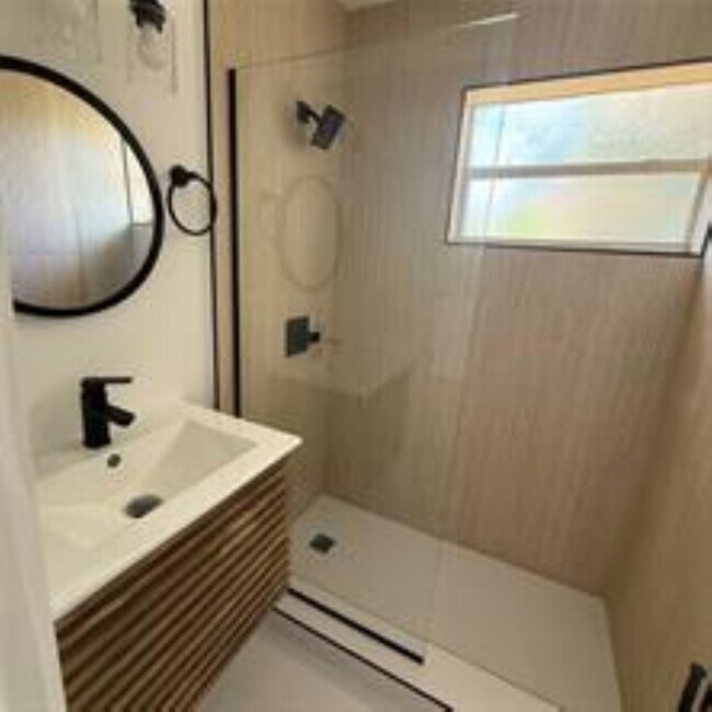 1827 N Dixie Hwy unit 2, Fort Lauderdale, FL 33305 - photo 3