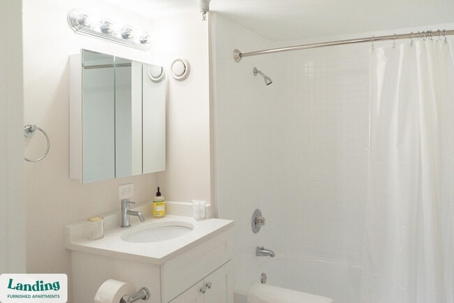 305 Dr M L K Jr St S unit 834, Saint Petersburg, FL 33705 - photo 3