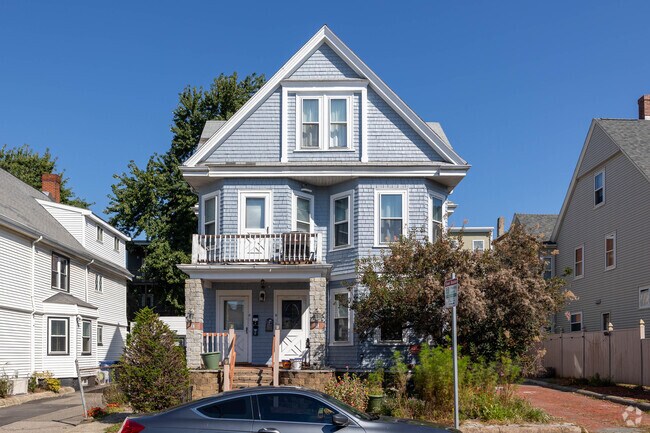 A variety of residential options are available in Harbor View-Orient Heights.