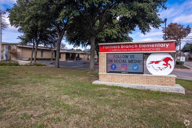 Farmers Branch Elementary School in Farmers Branch, TX.