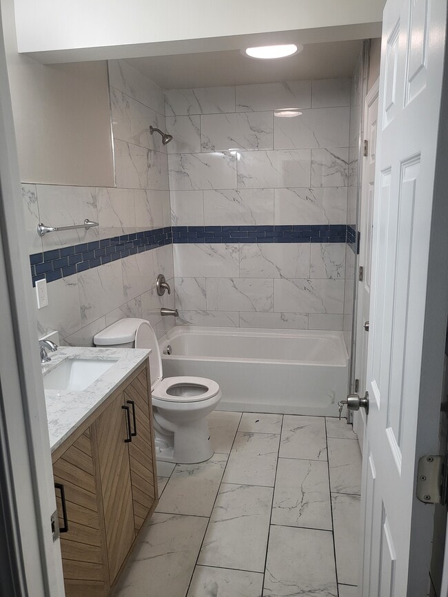 1674 August Dr, Shakopee, MN 55379 - photo 4