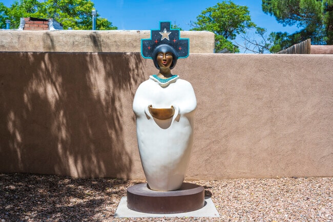 Sculptures, artwork and museums are just minutes away from Huning Castle.