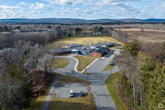 Metacomet School has a C minus rating on Niche.