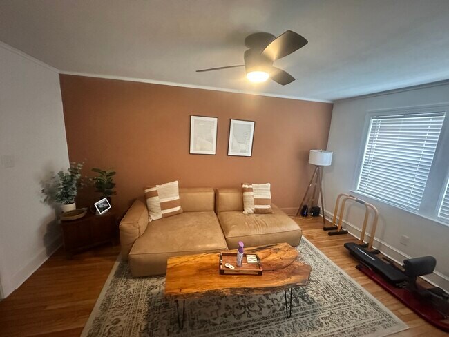 910 E Mulberry St unit Suite B BDR 1, Goldsboro, NC 27530 - photo 4