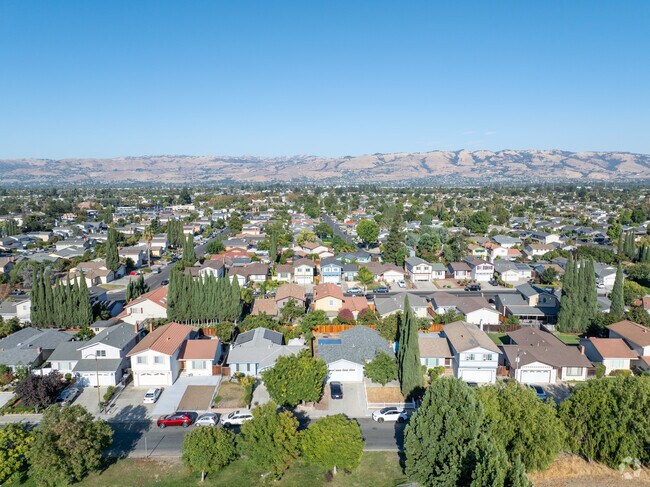 San Jose’s Stonegate neighborhood provides the perfect blend of city and nature.