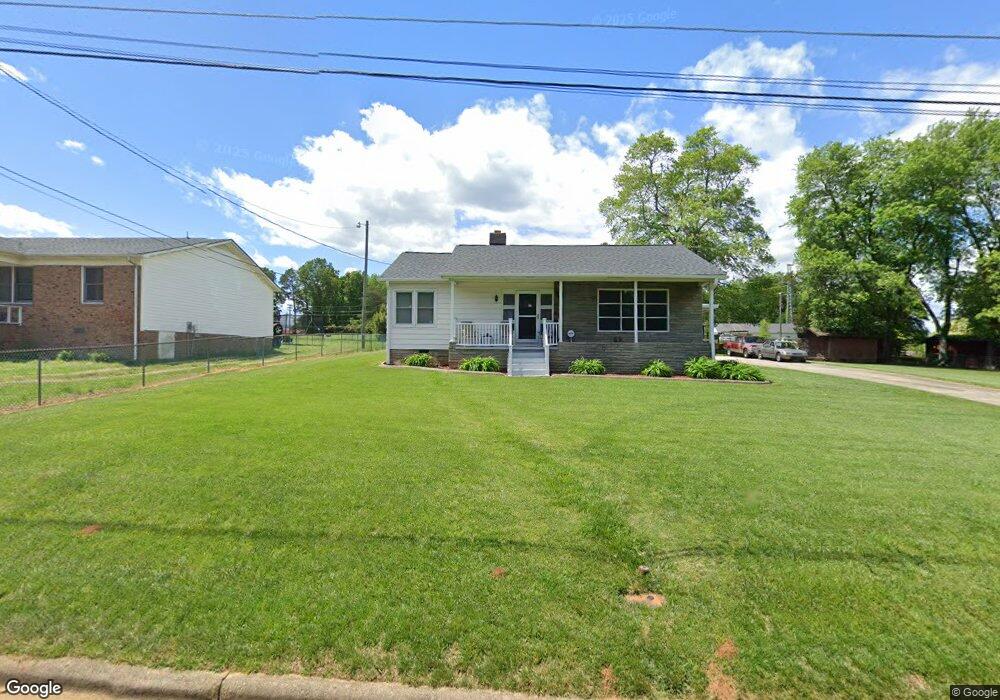 123 Spring Garden Cir, High Point, NC 27260 - photo 1