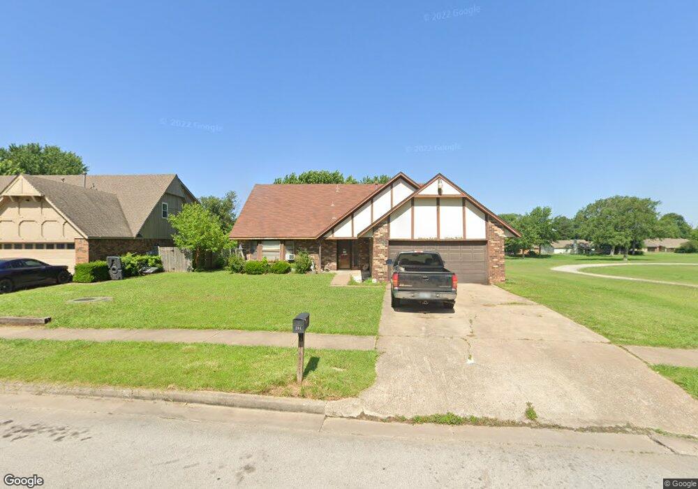 204 S Fir Ave, Broken Arrow, OK 74012 - photo 1