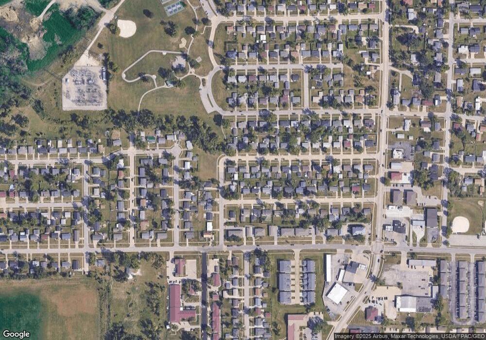 825 Hillview Dr, Marion, IA 52302 - photo 1