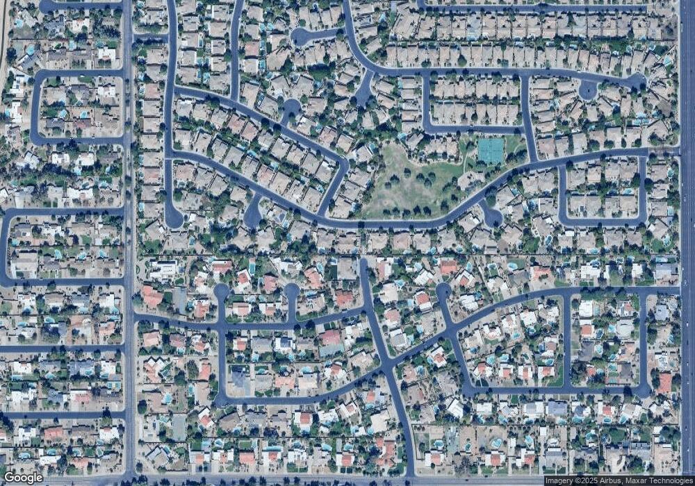 327 E Vinedo Ln, Tempe, AZ 85284 - photo 1