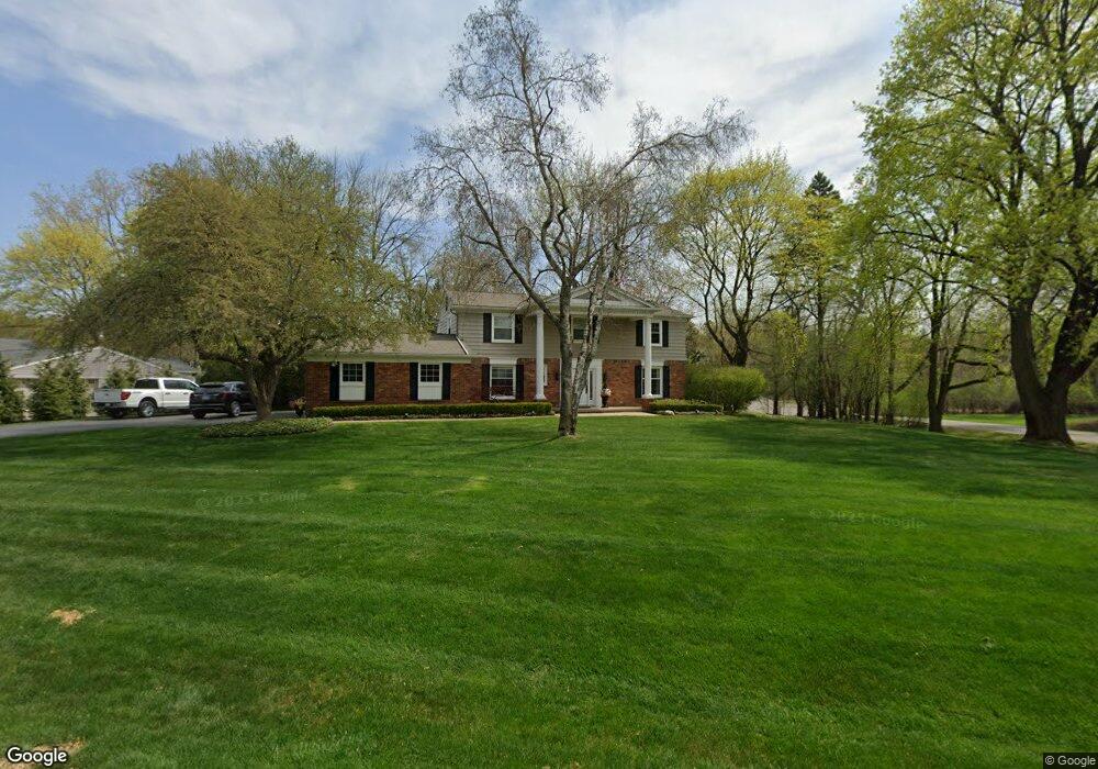 2983 N Westview Ct, Bloomfield Hills, MI 48304 - photo 1