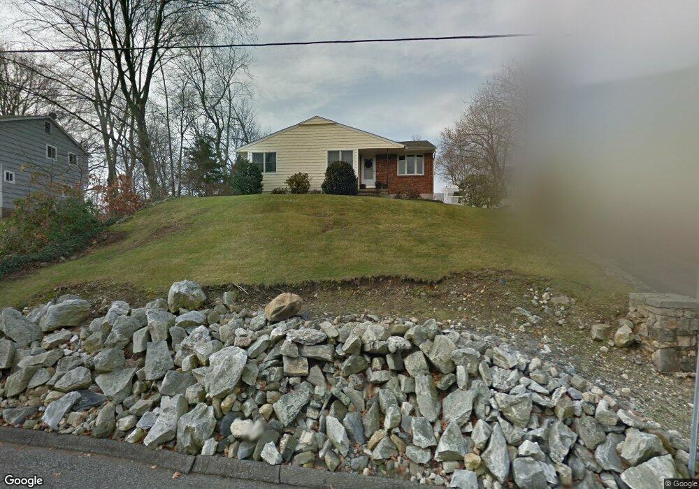 85 Square Acre Dr, Stamford, CT 06905 - photo 1