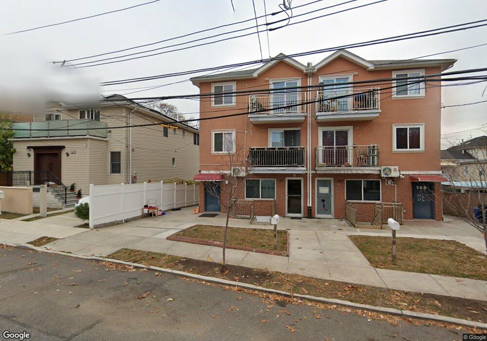 107 Hastings St unit 1, Staten Island, NY 10305 - photo 1