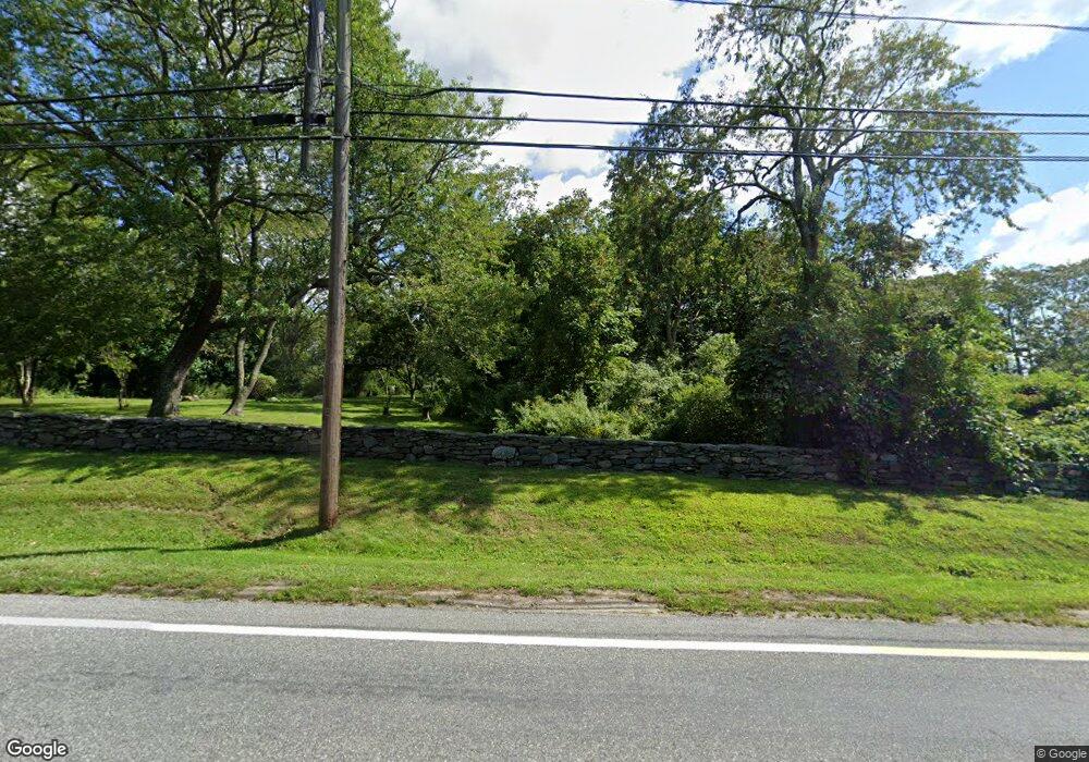 526 W Main Rd, Little Compton, RI 02837 - photo 1