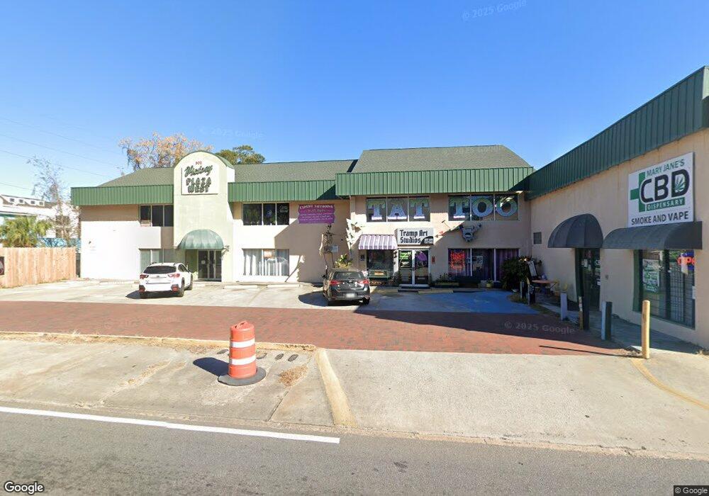 302 W Victory Dr, Savannah, GA 31405 - photo 1