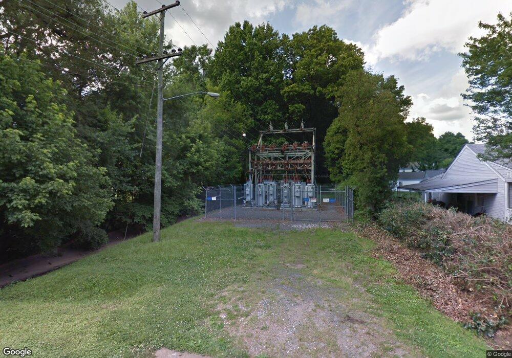 7319 Redd Rd, Falls Church, VA 22043 - photo 1