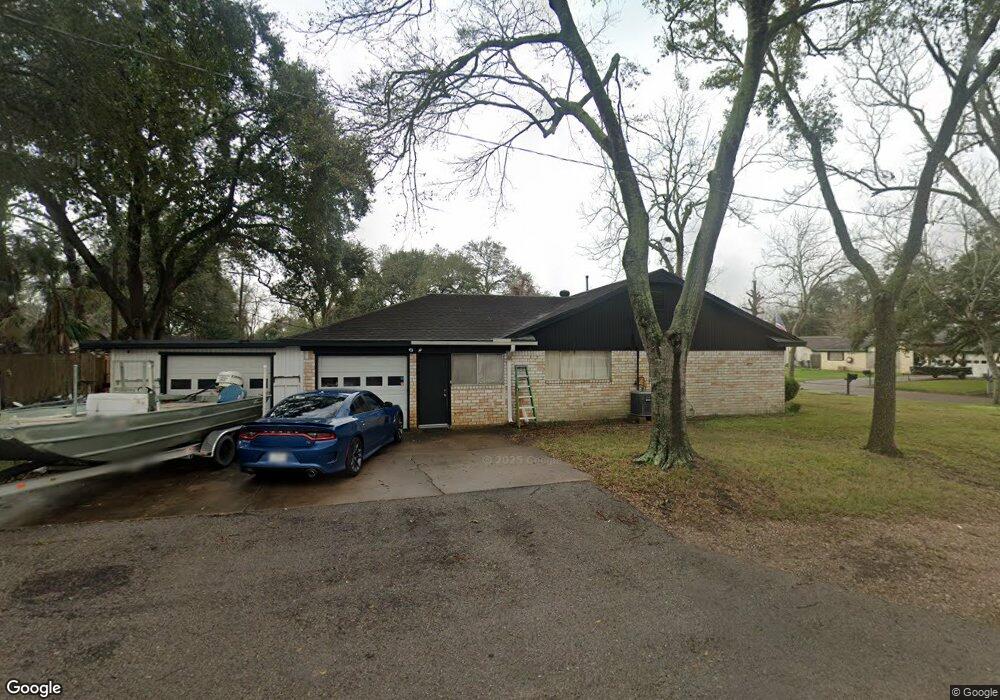 2701 Pecan St, Alvin, TX 77511 - photo 1