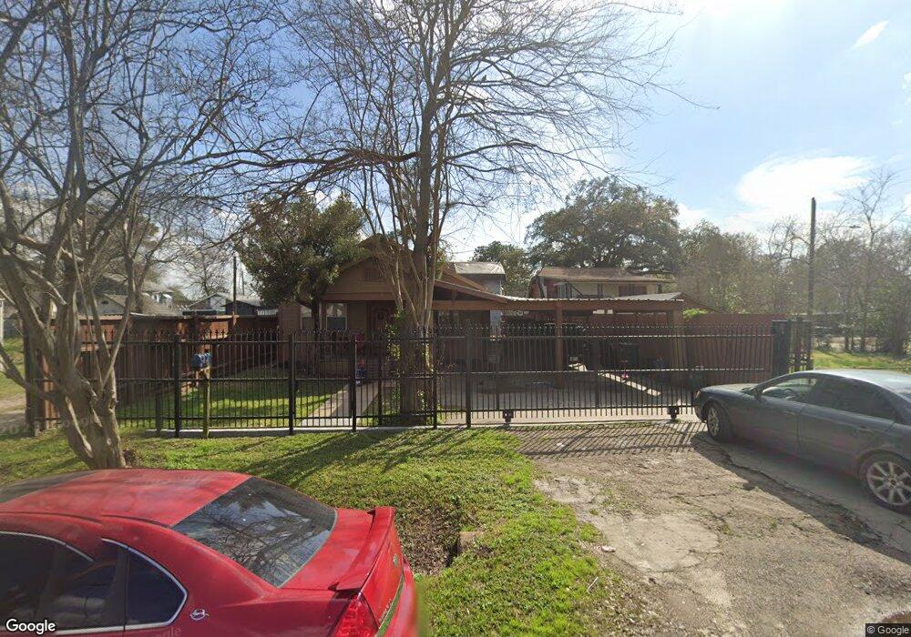 1206 Lindale St, Houston, TX 77022 - photo 1