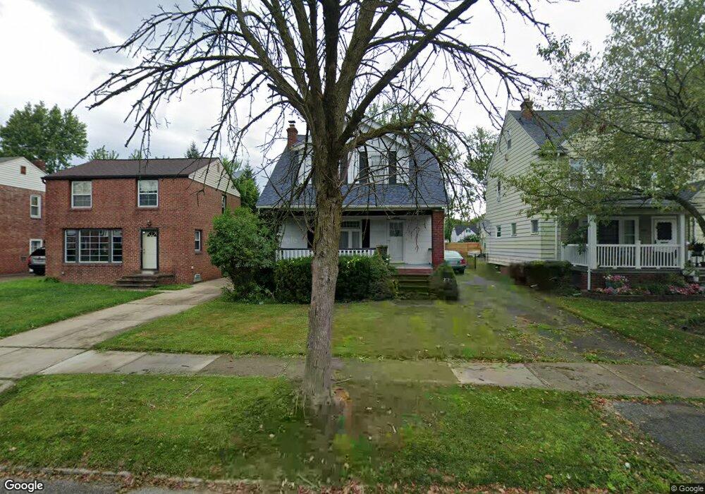 20909 Hillgrove Ave, Maple Heights, OH 44137 - photo 1