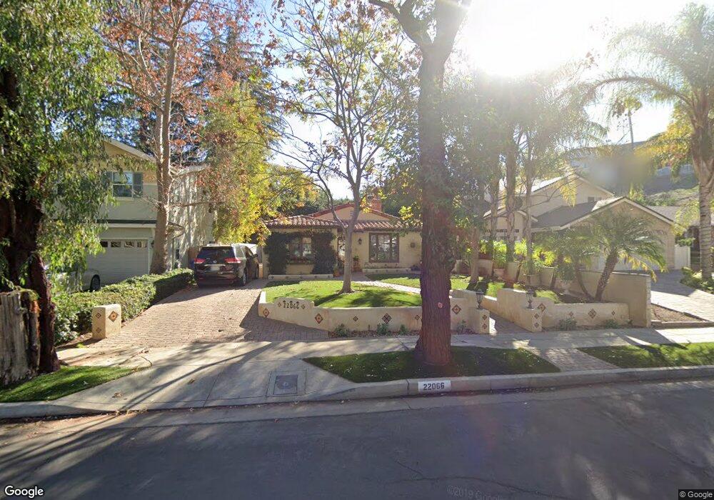 22066 Martinez St, Woodland Hills, CA 91364 - photo 1