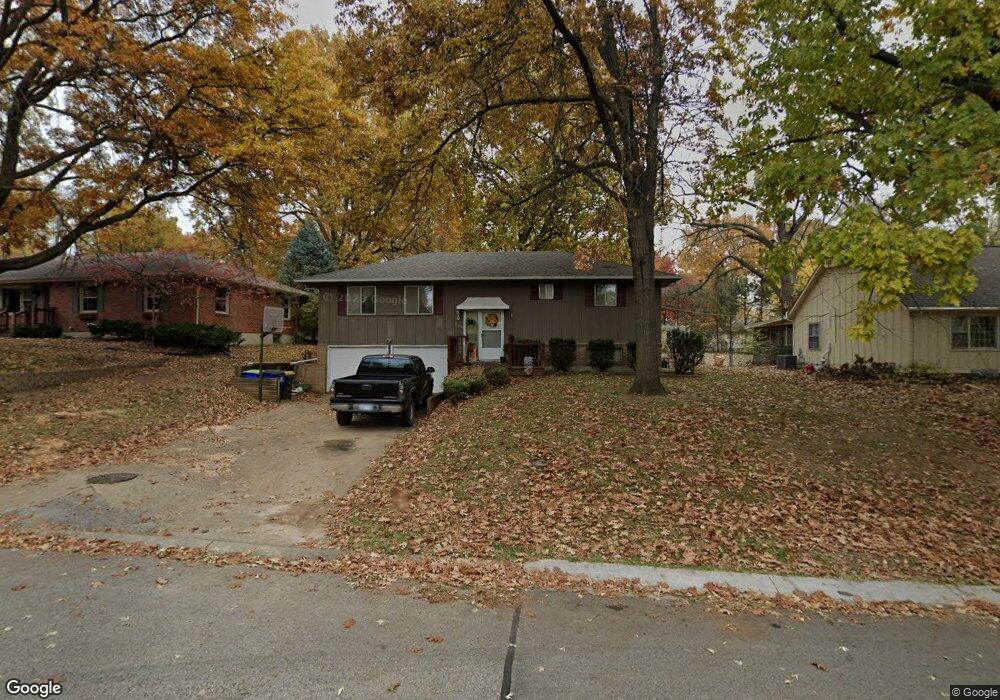 5239 Lucille Ln, Shawnee, KS 66203 - photo 1